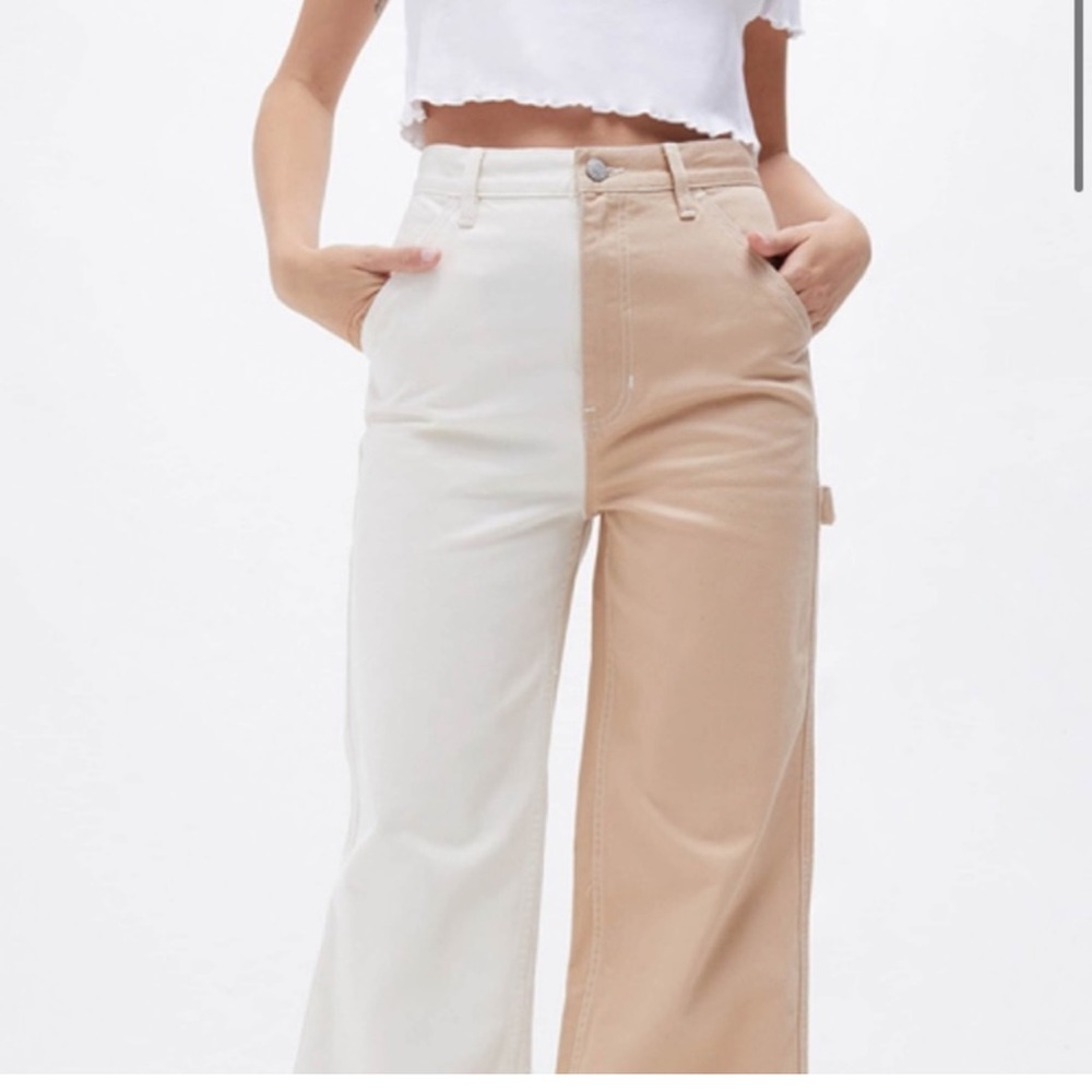 Pacsun tan/white size 25 ultra high rise cargo pants with a a flare🤍🤎